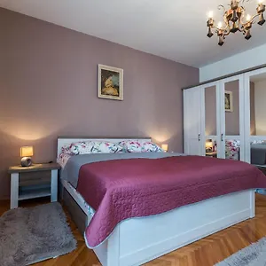 Drago 2br Apt. In Old Town Apartment Zadar